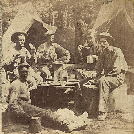 Union Soldiers Eating