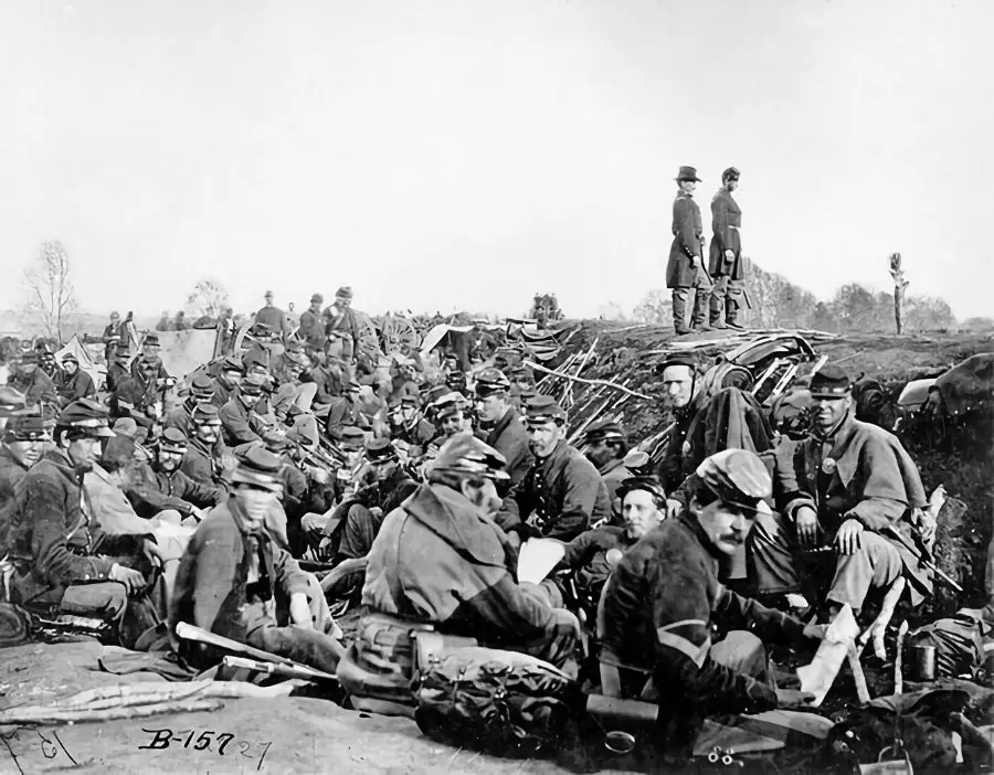Union soldiers during the siege of Petersburg, Virginia